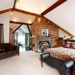 The Oscar Wilde Suite King